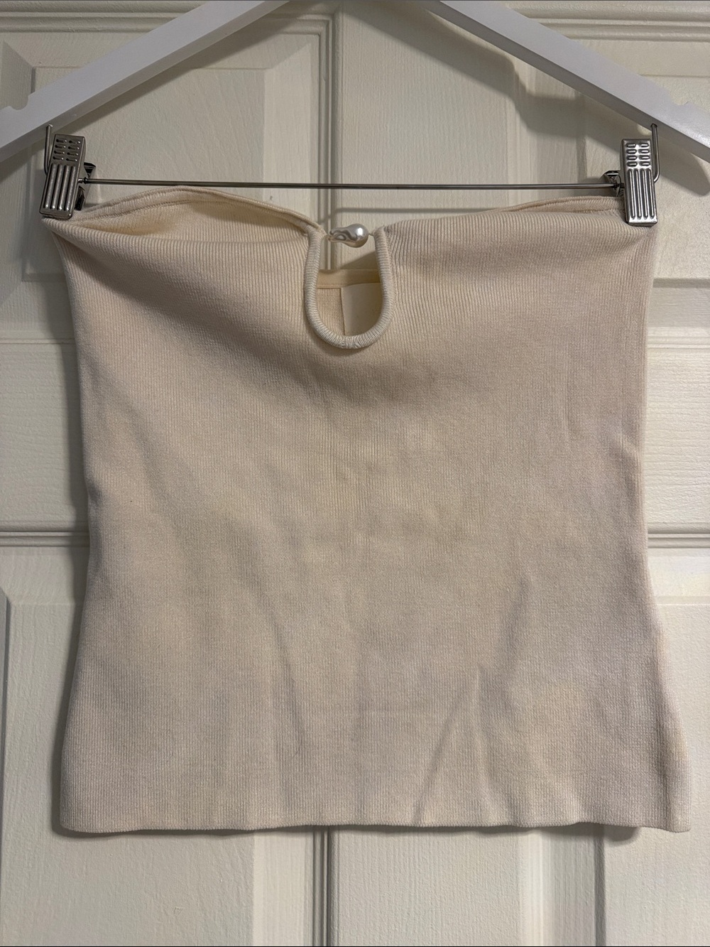 Cream Strapless Knit Tube Top with baroque pearl